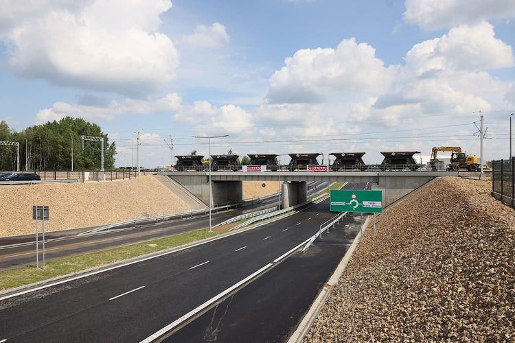 Otwarcie nowej drogi do lotniska w Pyrzowicach - przebudowanej DW913, materiały prasowe